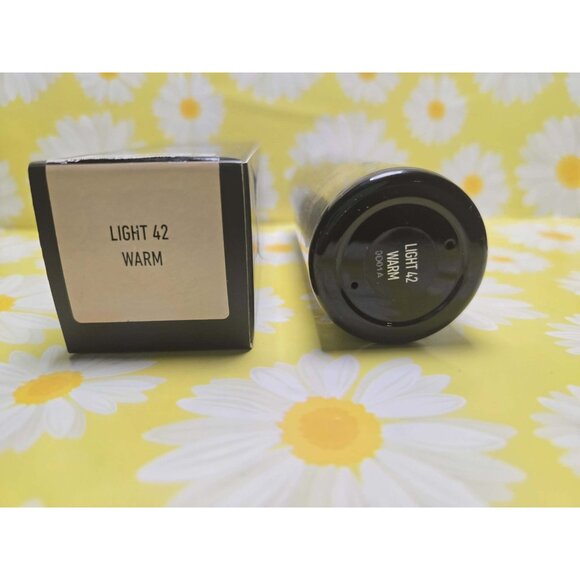 KVD Kat Von D Lock It Foundation Original 1.0 oz LIGHT 42 WARM NEW in box - Picture 6 of 9